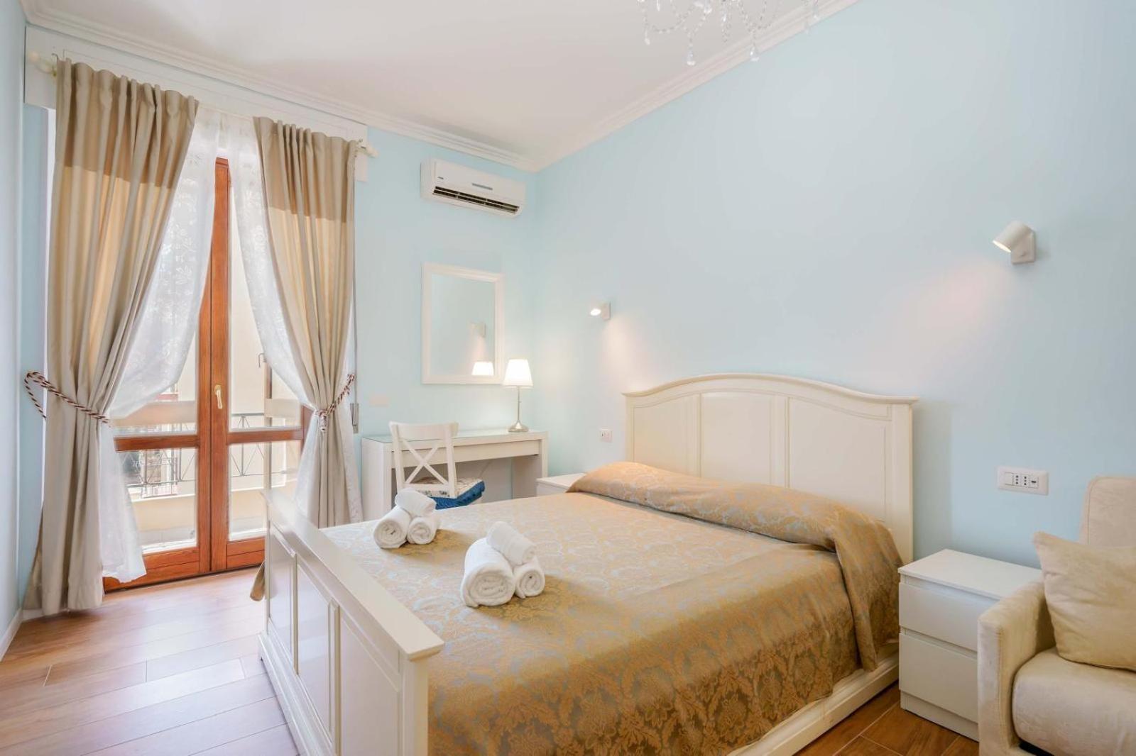 Al Teatro Lirico Hotel Cagliari Bagian luar foto