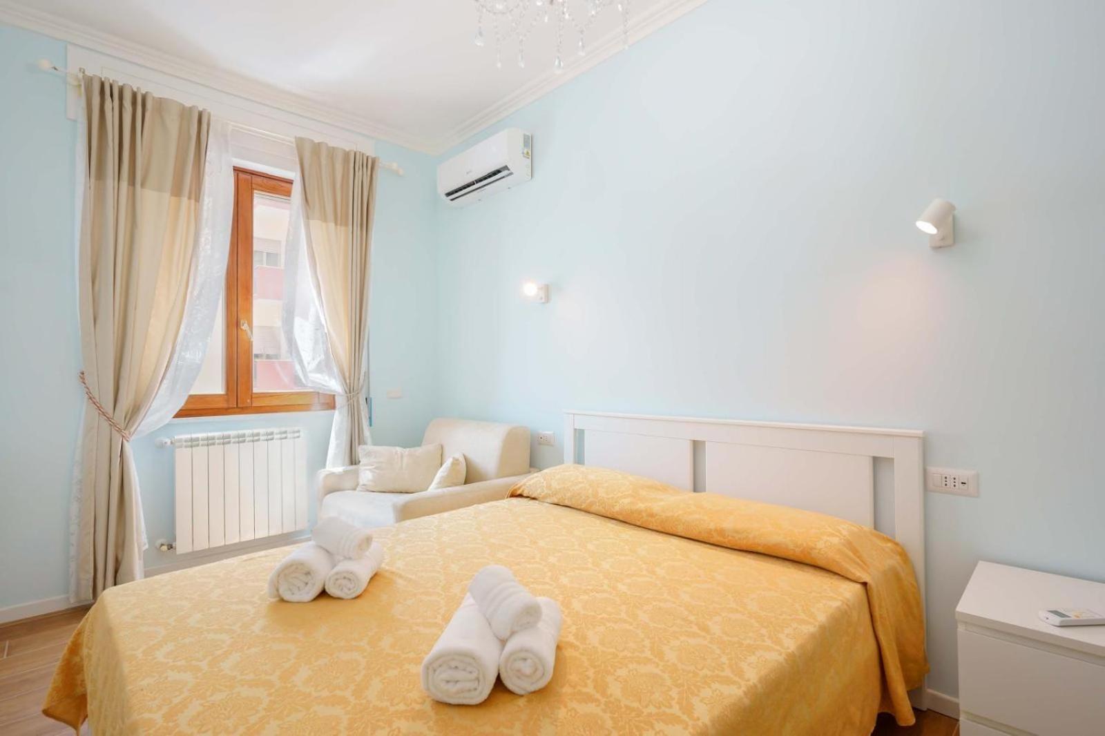 Al Teatro Lirico Hotel Cagliari Bagian luar foto